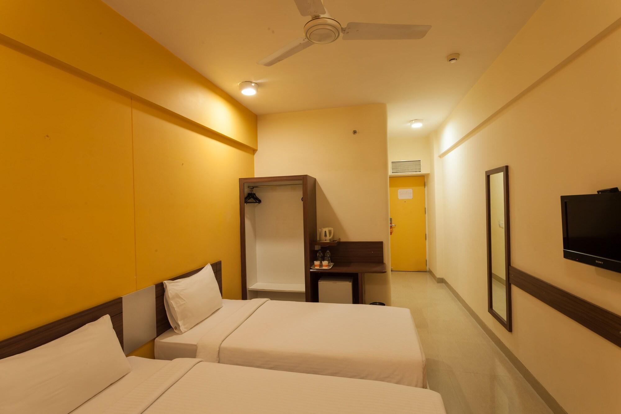 Ahmedabad Vastrapur Hotel Exterior photo