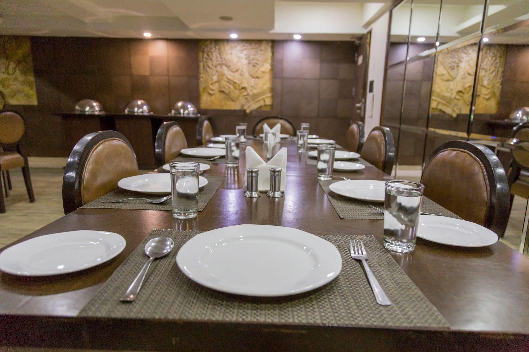 Ahmedabad Vastrapur Hotel Exterior photo